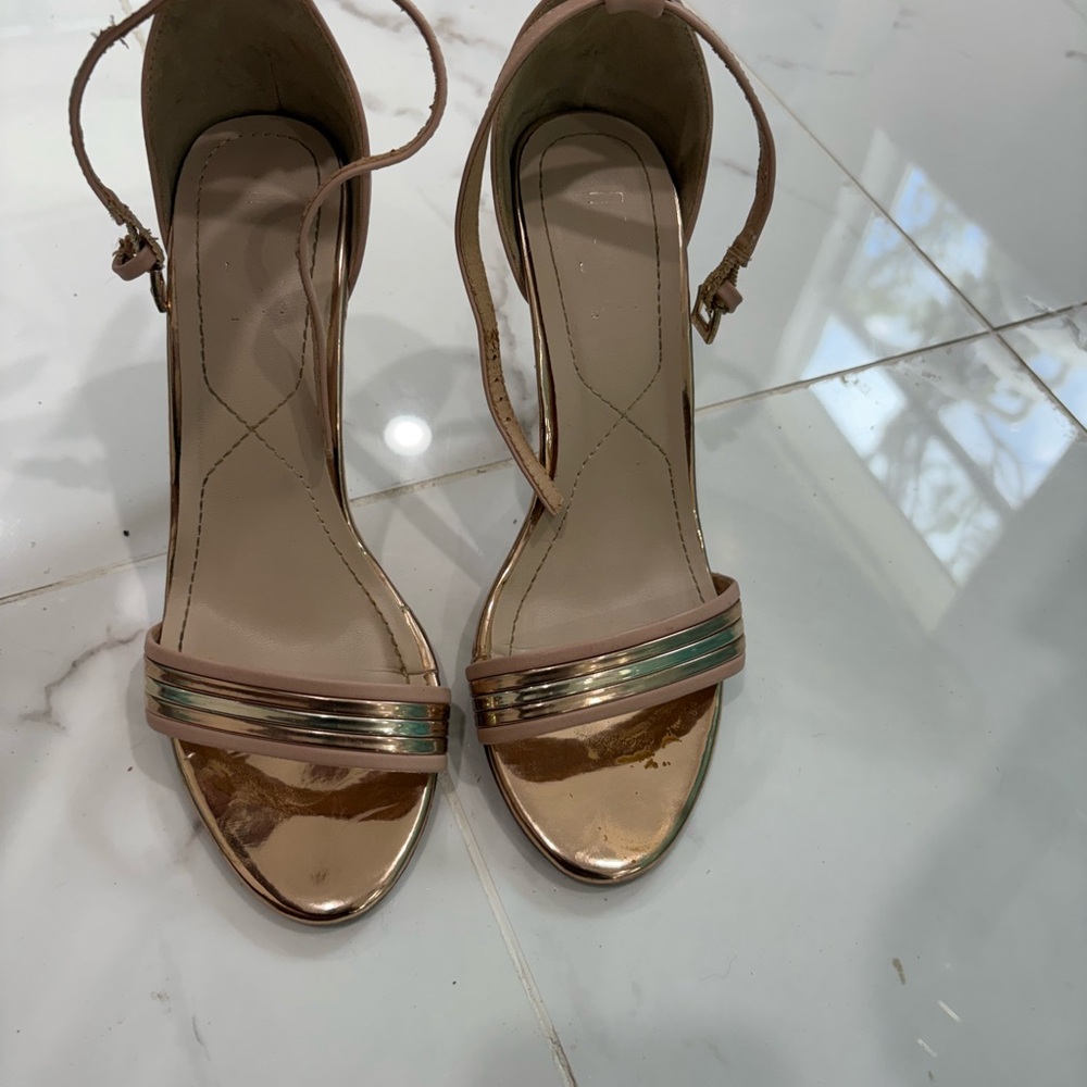 Elegant Gold and Tan Women's Sandals